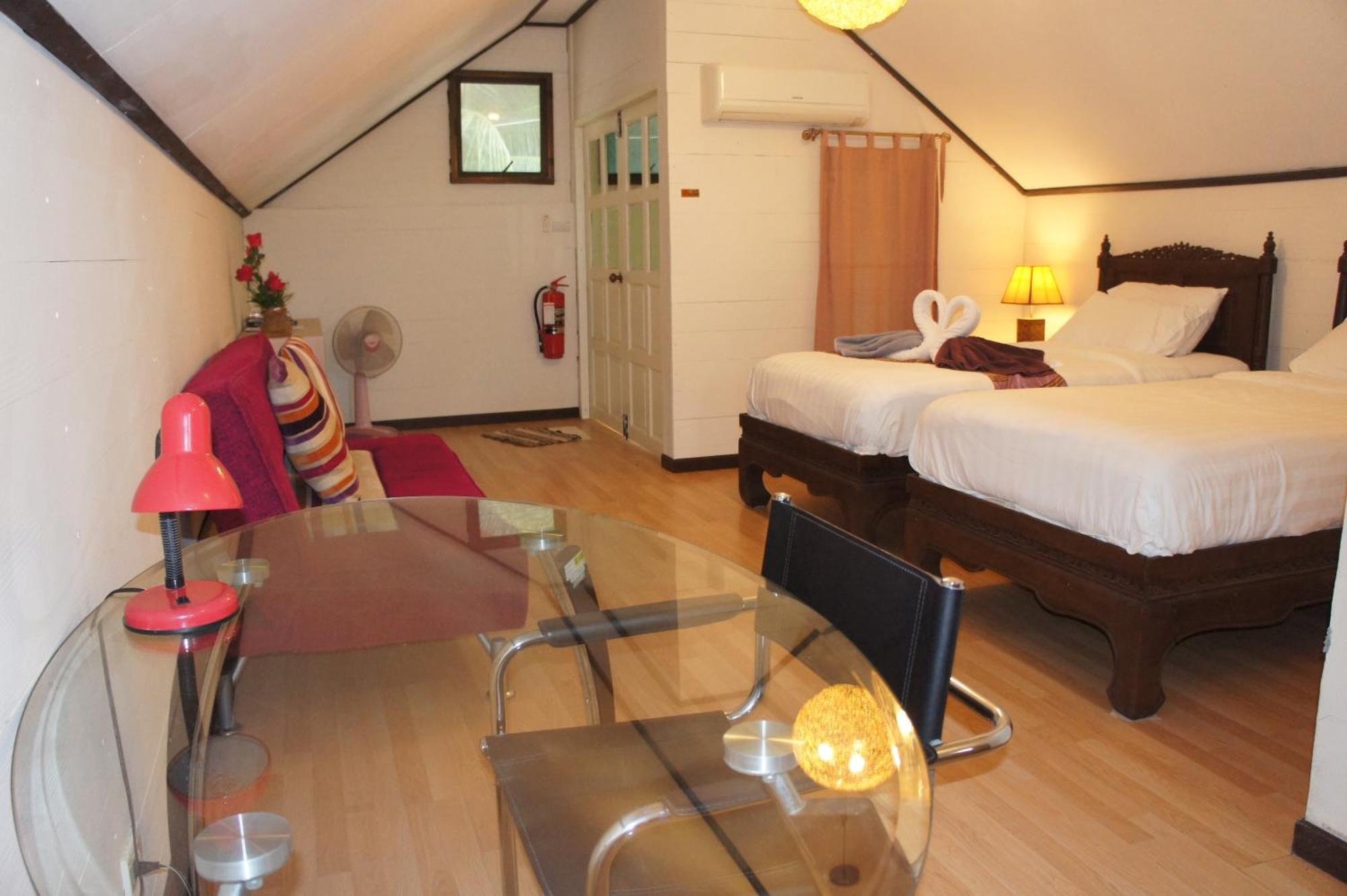 Phuket Gay Homestay カトゥー 部屋 写真